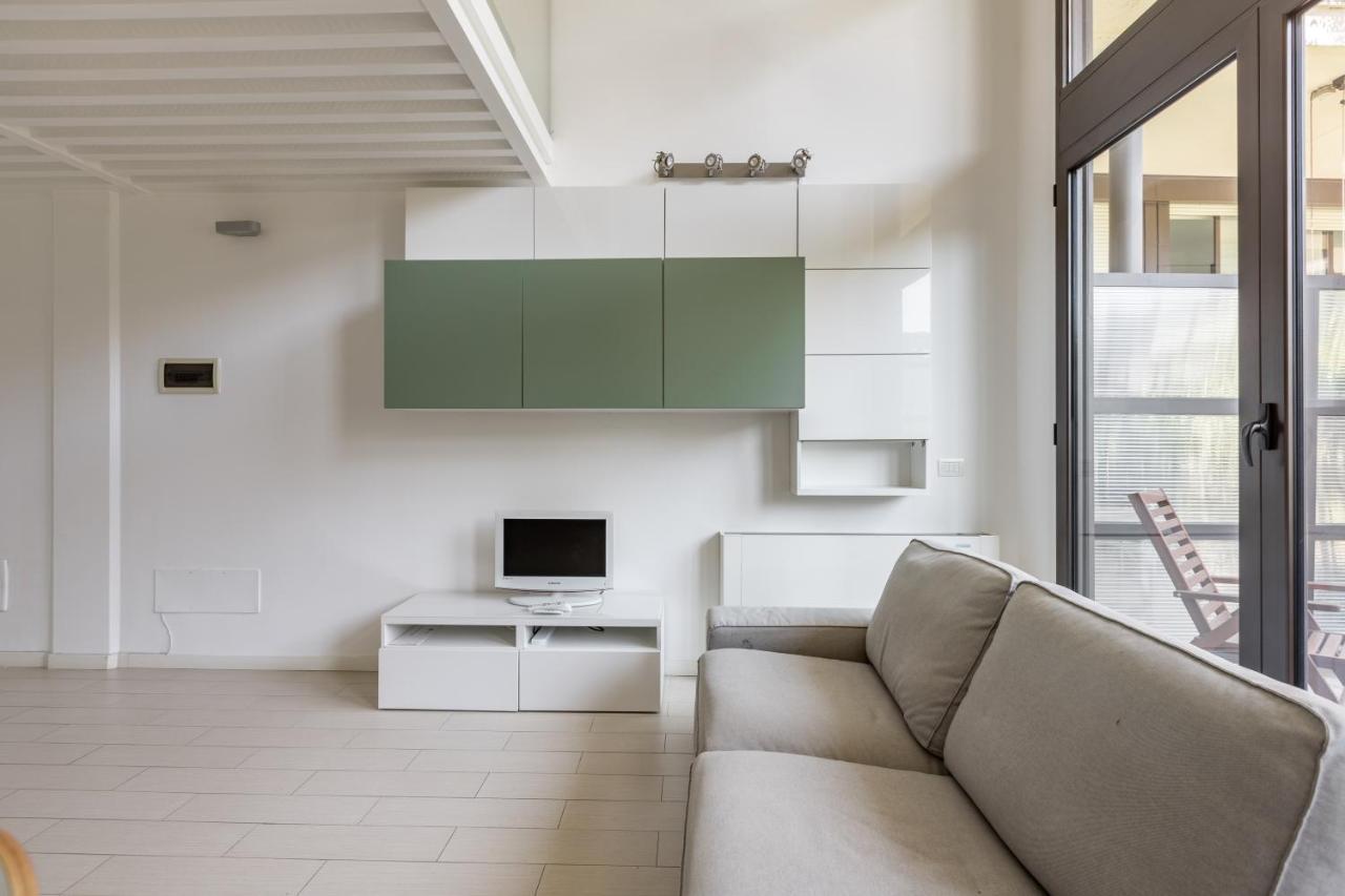 Elegant Loft With Balcony! Daire Milano Dış mekan fotoğraf